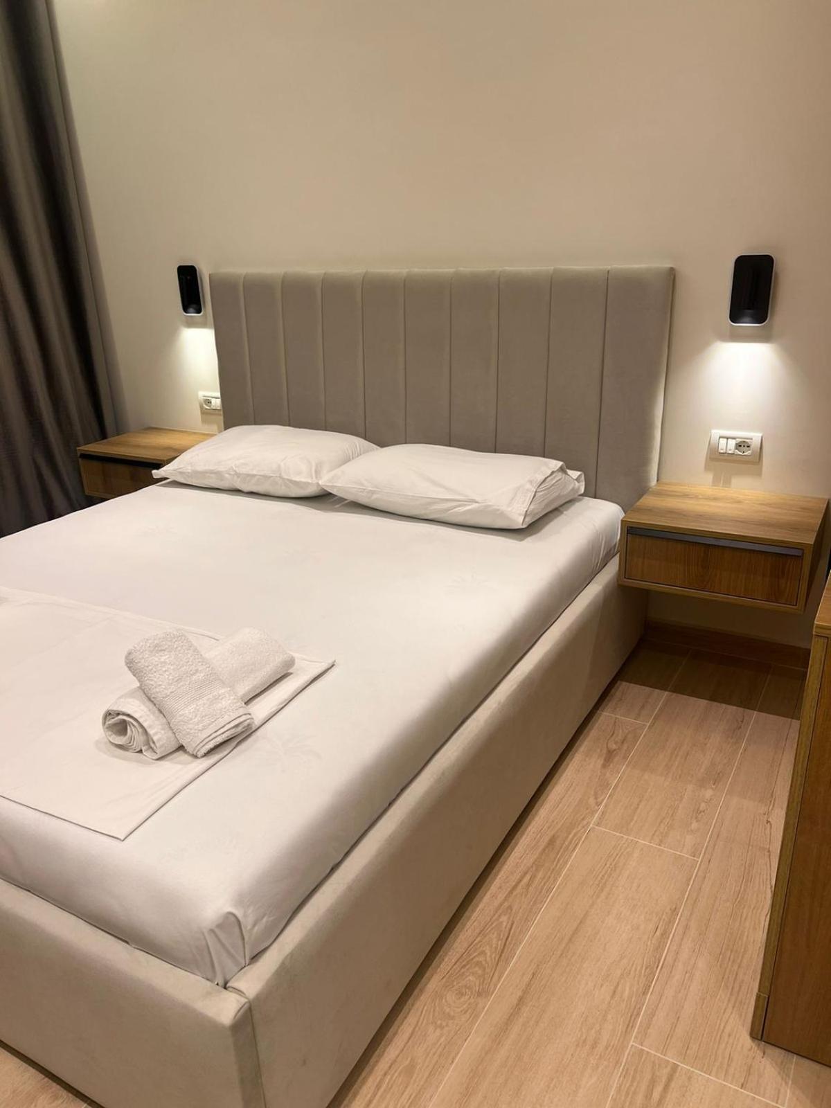 Emily'S Hotel 希马拉 外观 照片