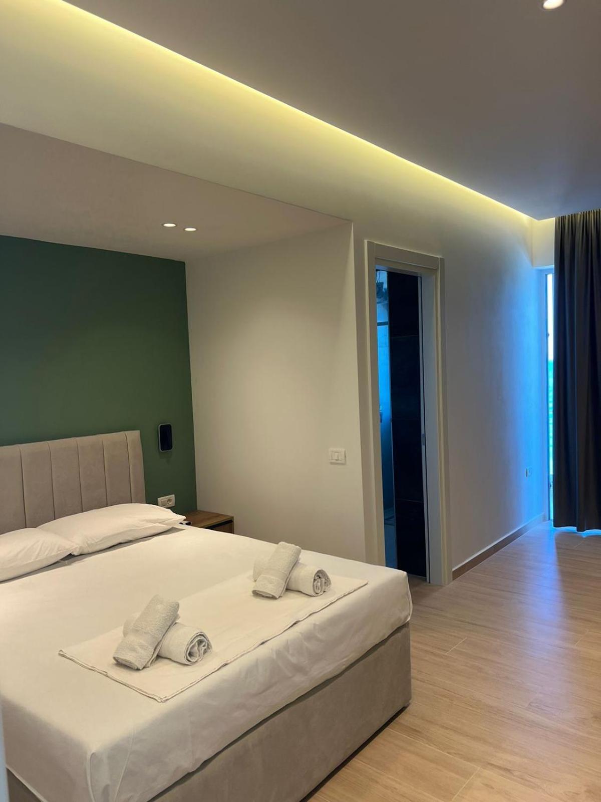 Emily'S Hotel 希马拉 外观 照片