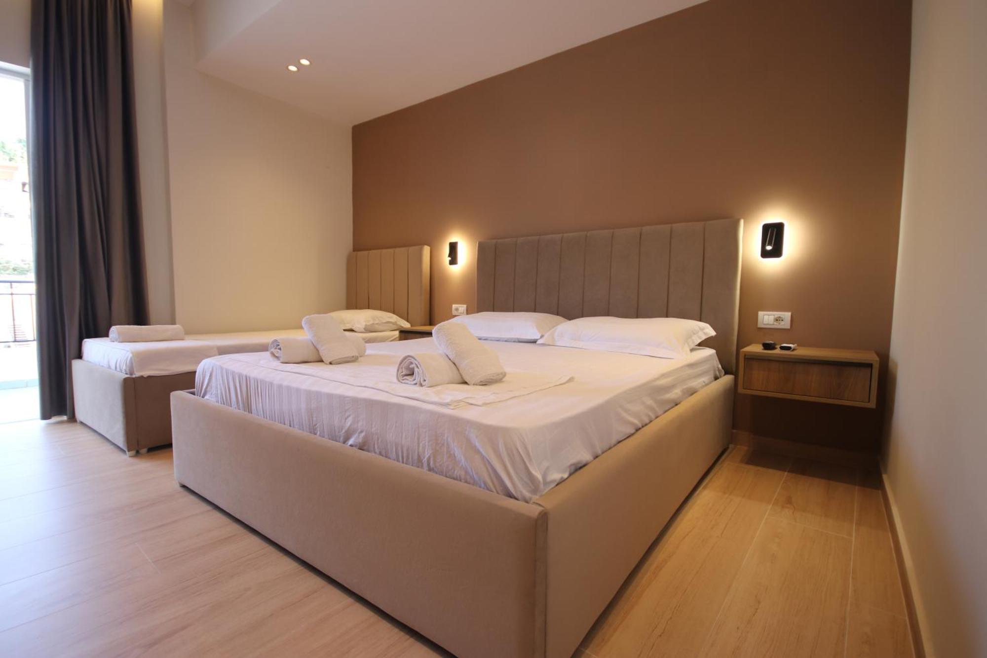 Emily'S Hotel 希马拉 外观 照片