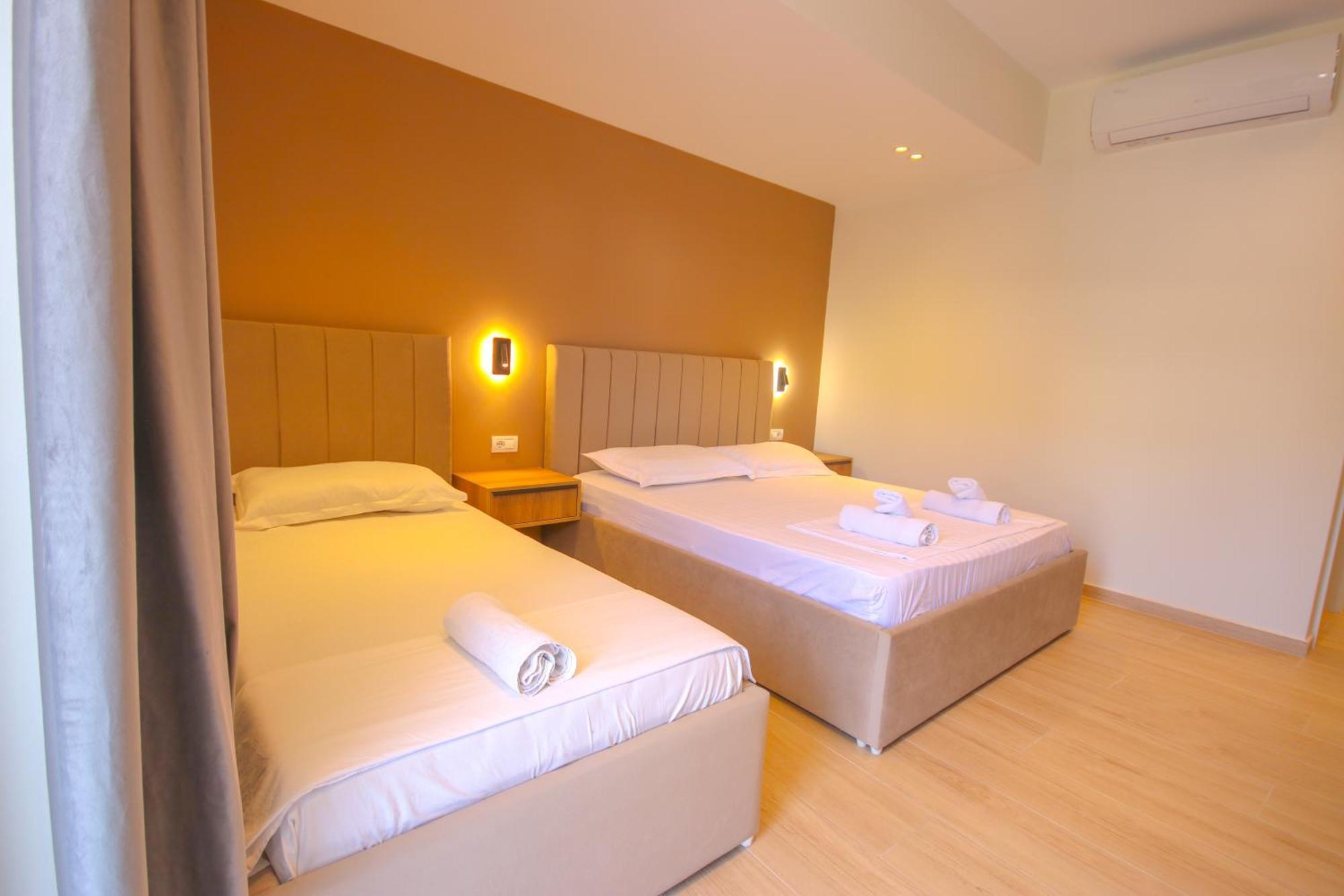 Emily'S Hotel 希马拉 外观 照片